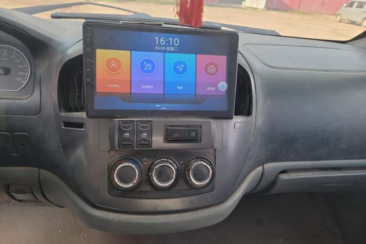 Used FORTHING Lingzhi 2012 Passenger Version 1.6L Comfort Edition Audio And AC Panel