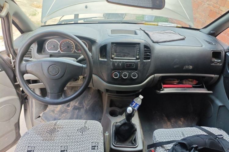 Used FORTHING Lingzhi 2012 Passenger Version 1.6L Comfort Edition Center Console