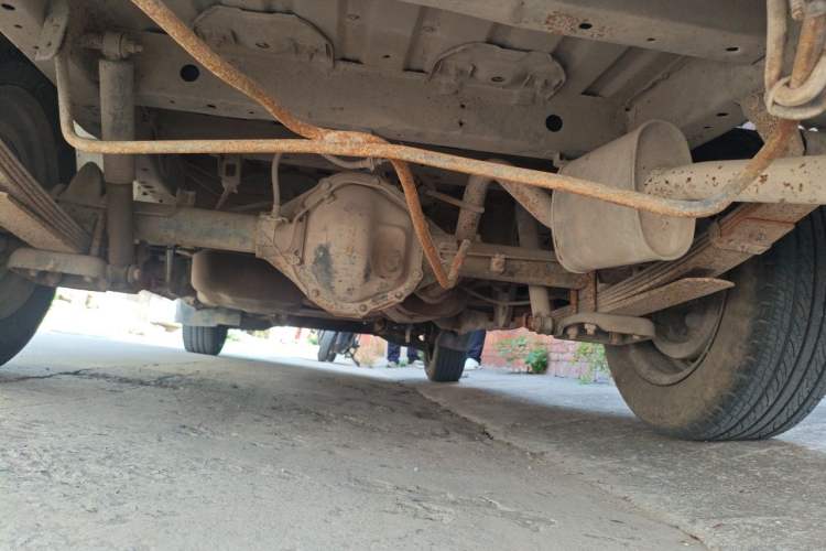Used FORTHING Lingzhi 2012 Passenger Version 1.6L Comfort Edition Chassis Rear