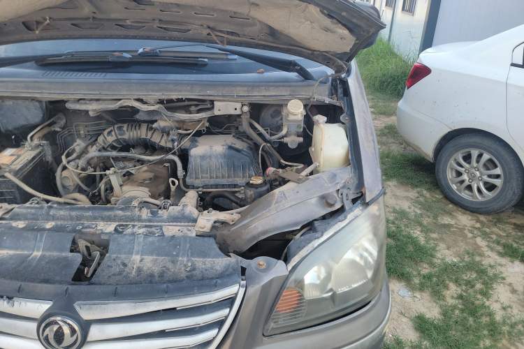 Used FORTHING Lingzhi 2012 Passenger Version 1.6L Comfort Edition Engine Bay Left