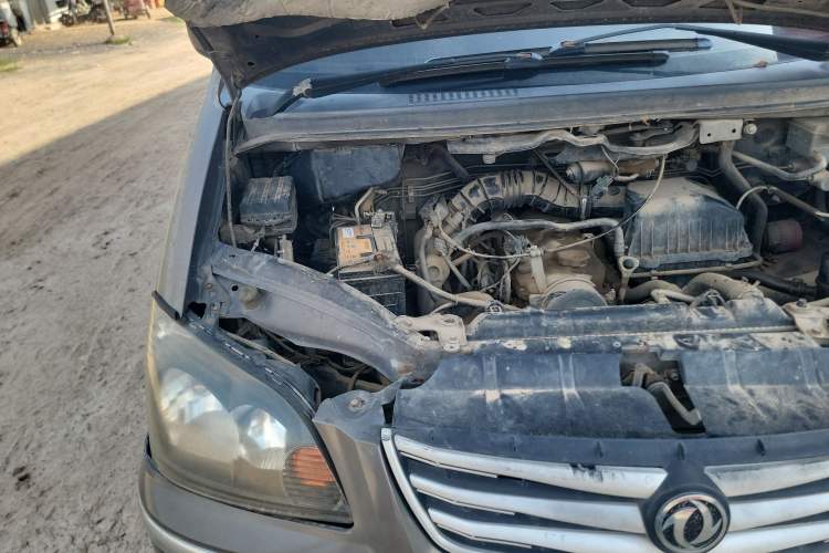 Used FORTHING Lingzhi 2012 Passenger Version 1.6L Comfort Edition Engine Bay Right