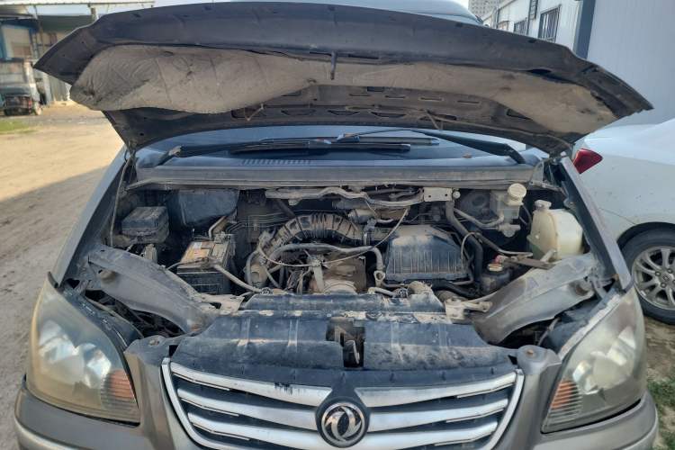 Used FORTHING Lingzhi 2012 Passenger Version 1.6L Comfort Edition Engine Bay