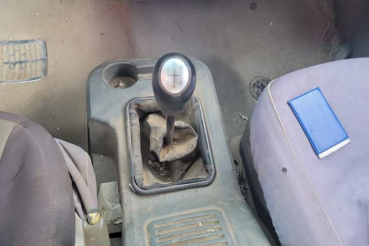 Used FORTHING Lingzhi 2012 Passenger Version 1.6L Comfort Edition Gear Lever