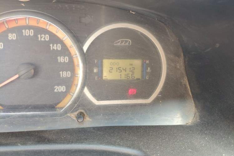 Used FORTHING Lingzhi 2012 Passenger Version 1.6L Comfort Edition Odometer Close Up