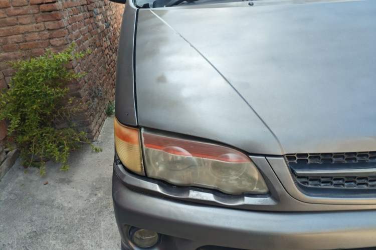Used FORTHING Lingzhi 2012 Passenger Version 1.6L Comfort Edition Right Front Headlight
