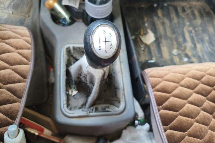 Used FORTHING Lingzhi 2012 Commercial Version 1.6L Special Offer Model Gear Lever