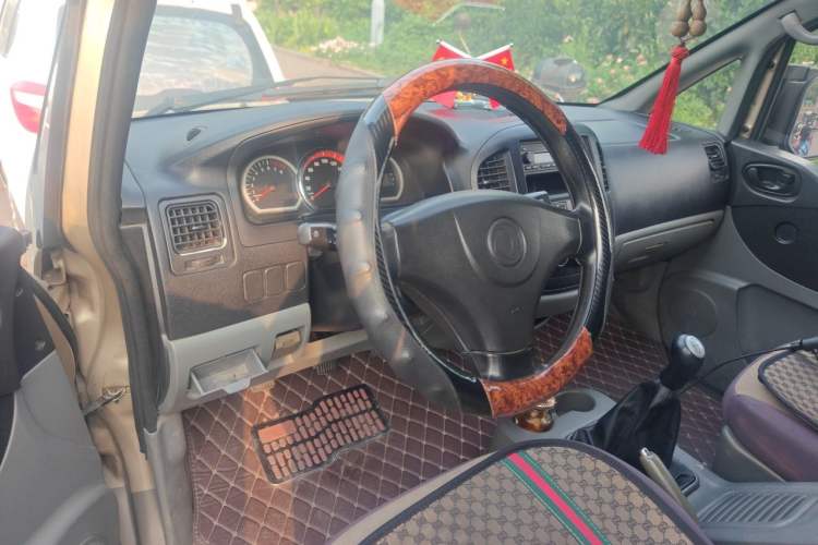 Used FORTHING Lingzhi 2012 Passenger Version 1.6L Comfort Edition Center Console
