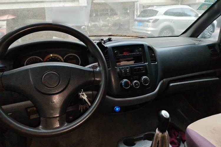 Used FORTHING Lingzhi 2012 Passenger Version 1.6L Comfort Edition Center Console