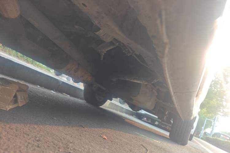 Used FORTHING Lingzhi 2012 Passenger Version 1.6L Comfort Edition Chassis Front Left