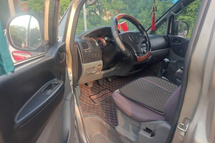 Used FORTHING Lingzhi 2012 Passenger Version 1.6L Comfort Edition Driver Seat