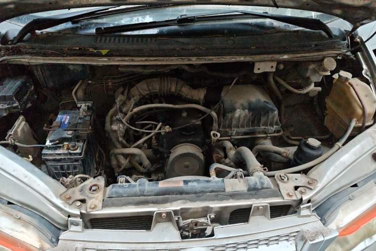 Used FORTHING Lingzhi 2012 Passenger Version 1.6L Comfort Edition Engine Bay