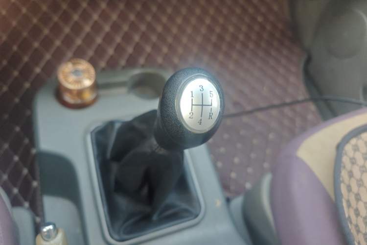Used FORTHING Lingzhi 2012 Passenger Version 1.6L Comfort Edition Gear Lever