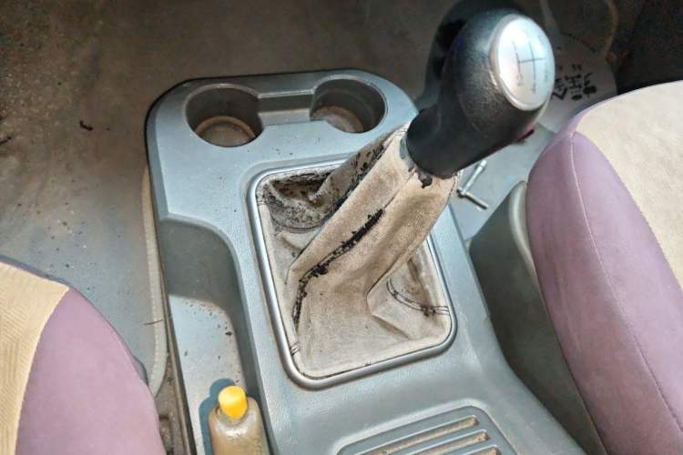 Used FORTHING Lingzhi 2012 Passenger Version 1.6L Comfort Edition Gear Lever