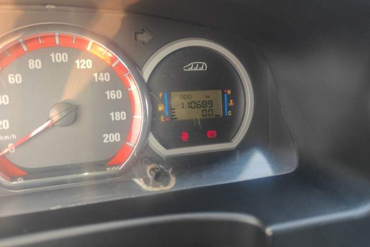 Used FORTHING Lingzhi 2012 Passenger Version 1.6L Comfort Edition Odometer Close Up