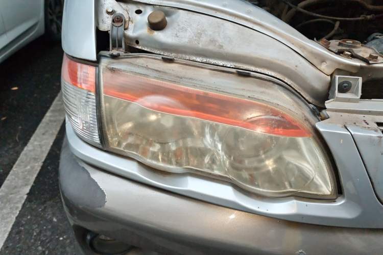 Used FORTHING Lingzhi 2012 Passenger Version 1.6L Comfort Edition Right Front Headlight