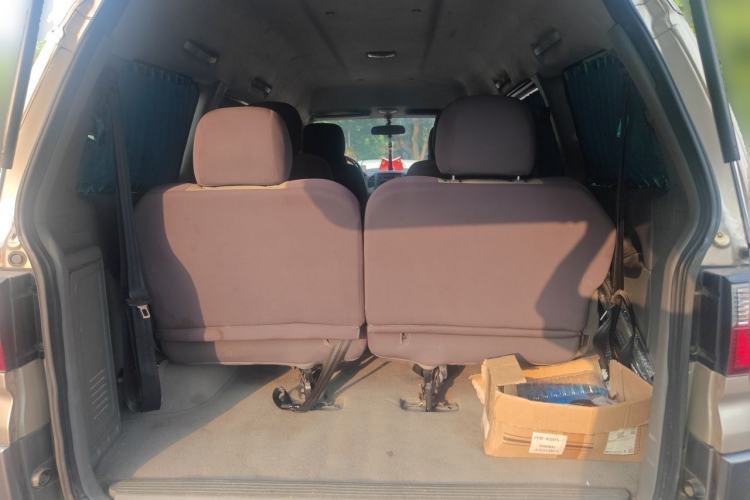 Used FORTHING Lingzhi 2012 Passenger Version 1.6L Comfort Edition Trunk
