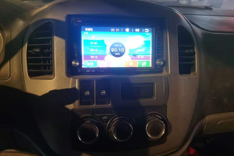 Used FORTHING Lingzhi 2012 Commercial Version 1.6L Special Offer Model Audio And AC Panel