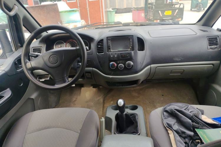 Used FORTHING Lingzhi 2012 Passenger Version 1.6L Comfort Edition Center Console