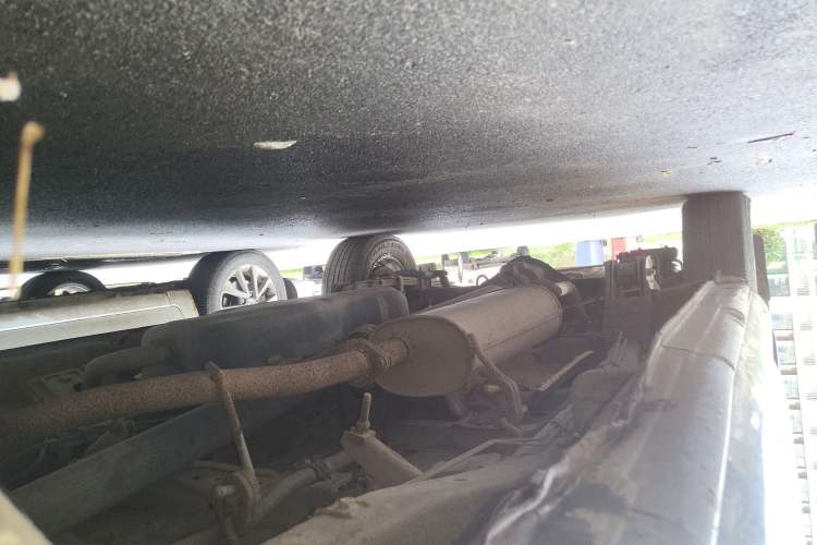 Used FORTHING Lingzhi 2012 Commercial Version 1.6L Utility Model Chassis Front Right