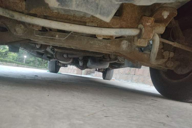 Used FORTHING Lingzhi 2012 Passenger Version 1.6L Comfort Edition Chassis Front