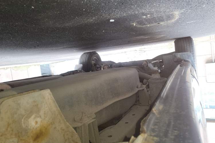 Used FORTHING Lingzhi 2012 Commercial Version 1.6L Utility Model Chassis Rear Left