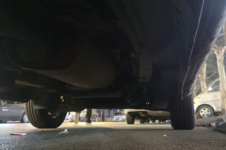 Used FORTHING Lingzhi 2012 Commercial Version 1.6L Special Offer Model Chassis Rear Right