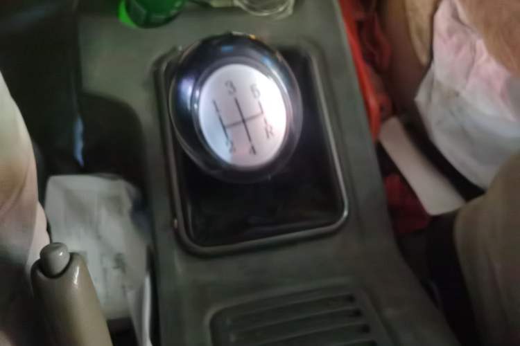 Used FORTHING Lingzhi 2012 Commercial Version 1.6L Special Offer Model Gear Lever