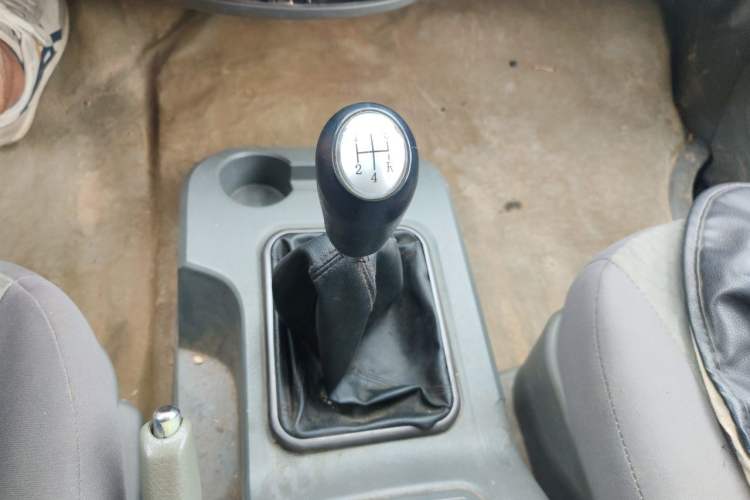 Used FORTHING Lingzhi 2012 Passenger Version 1.6L Comfort Edition Gear Lever