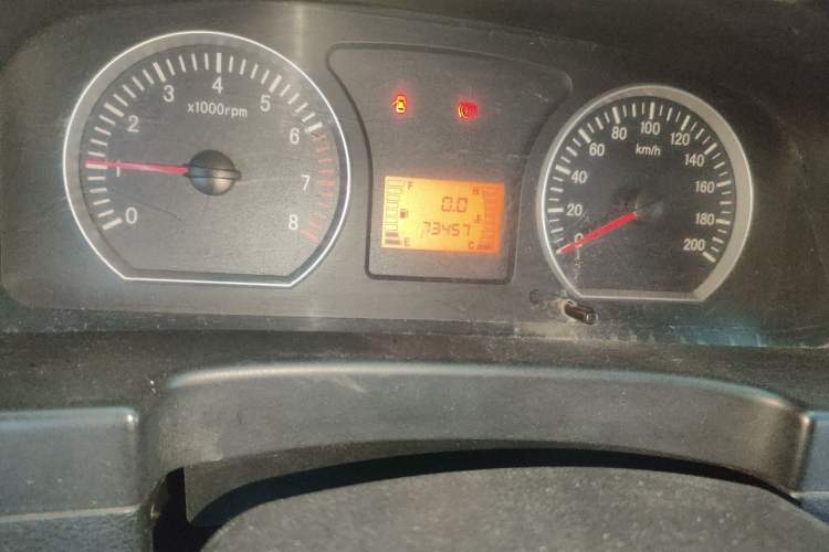 Used FORTHING Lingzhi 2012 Passenger Version 1.6L Comfort Edition Odometer Close Up