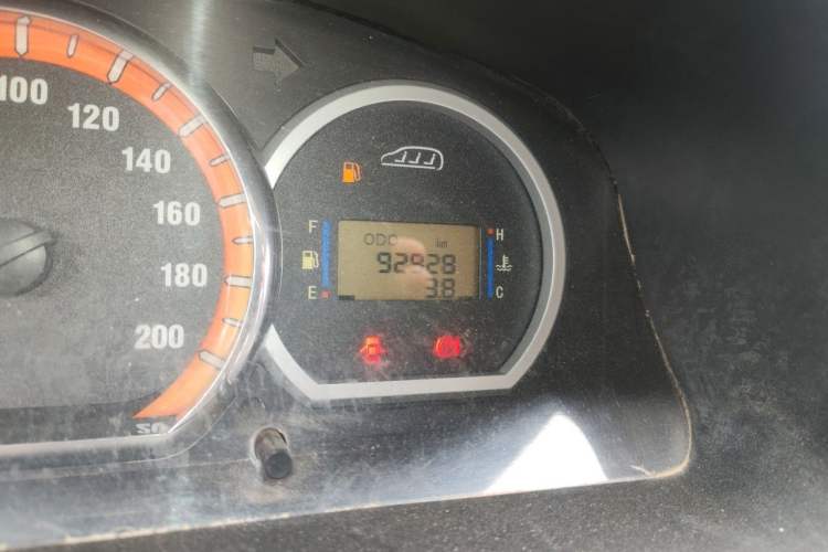Used FORTHING Lingzhi 2012 Passenger Version 1.6L Comfort Edition Odometer Close Up