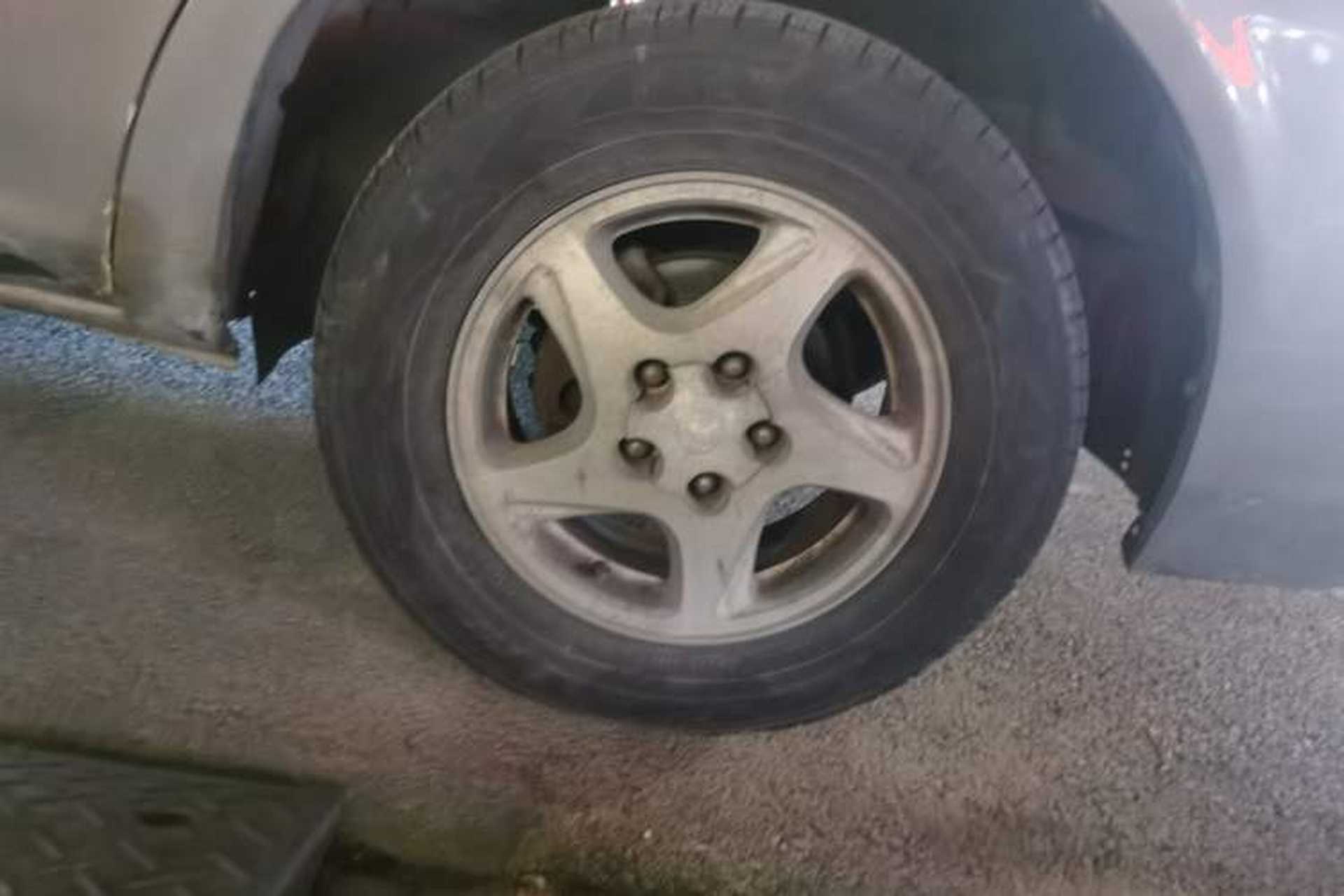 Used FORTHING Lingzhi 2012 Commercial Version 1.6L Special Offer Model Right Front Wheel Hub