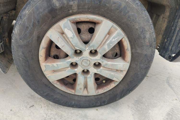 Used FORTHING Lingzhi 2012 Passenger Version 1.6L Comfort Edition Right Front Wheel Hub