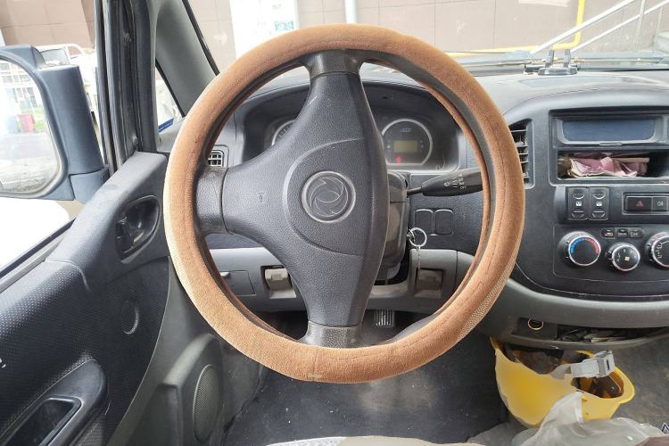 Used FORTHING Lingzhi 2012 Commercial Version 1.6L Utility Model Steering Wheel