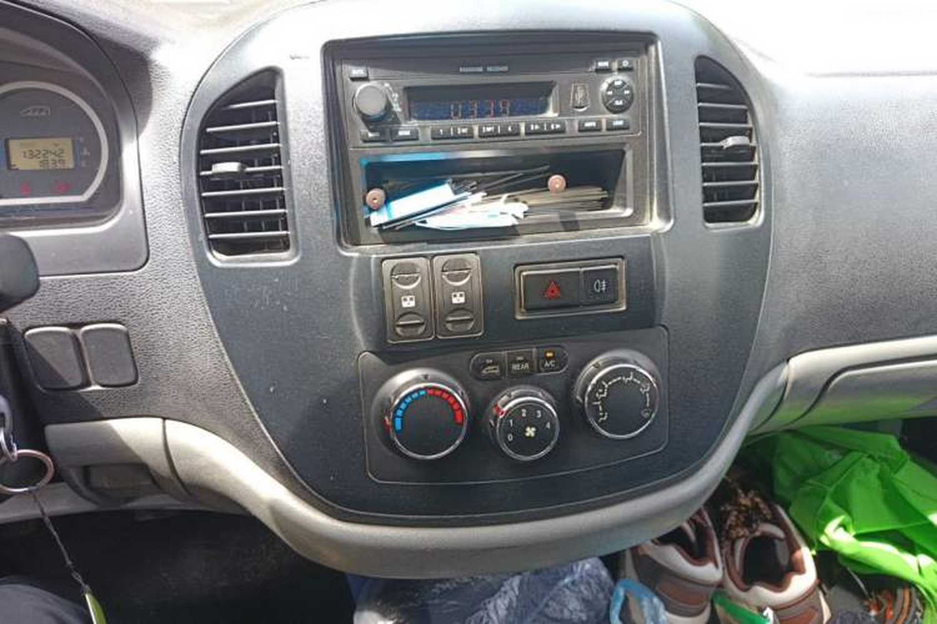 Used FORTHING Lingzhi 2012 Passenger Version 1.6L Comfort Edition Audio And AC Panel
