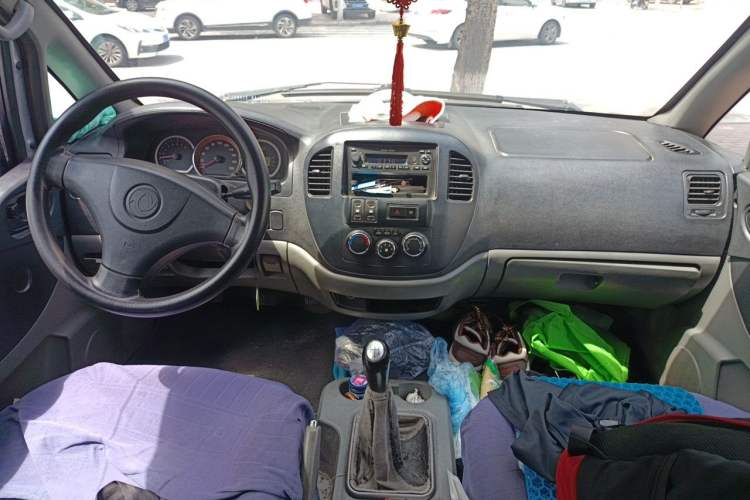 Used FORTHING Lingzhi 2012 Passenger Version 1.6L Comfort Edition Center Console