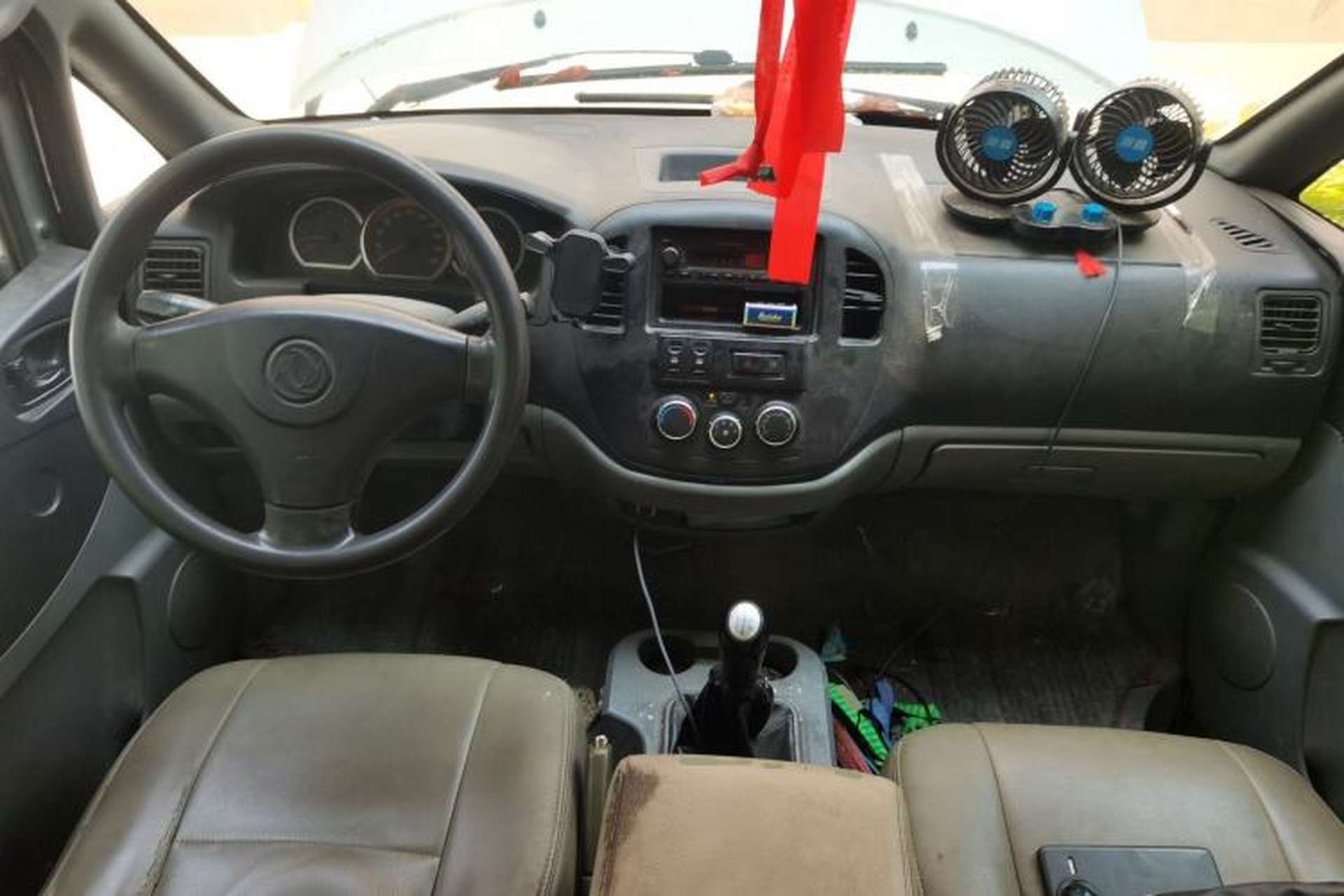Used FORTHING Lingzhi 2012 Commercial Version 1.6L Utility Model Center Console
