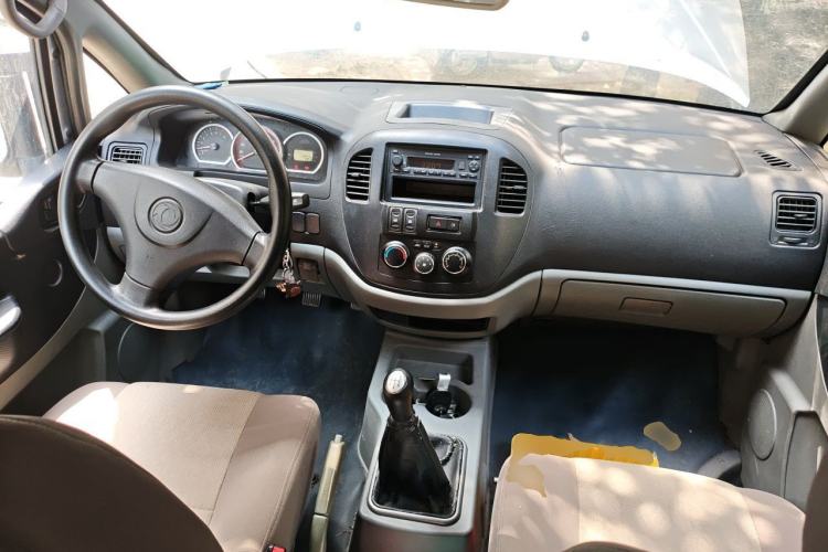 Used FORTHING Lingzhi 2012 Commercial Version 1.6L Utility Model Center Console