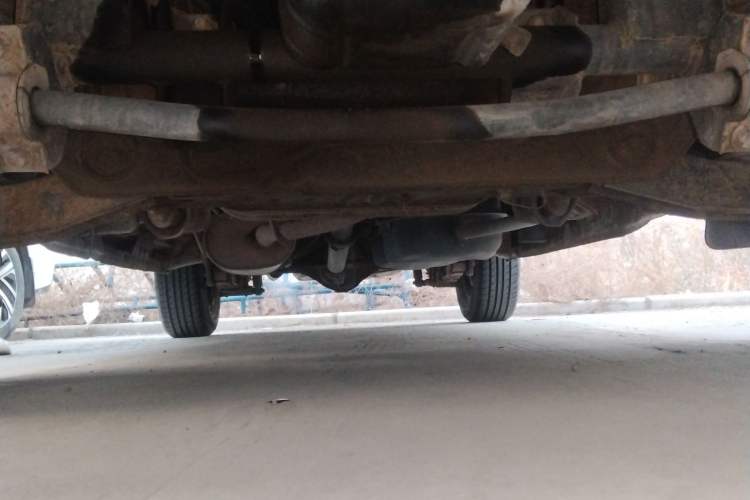 Used FORTHING Lingzhi 2012 Commercial Version 1.6L Special Offer Model Chassis Front