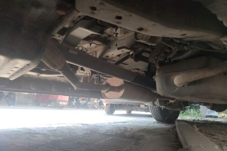 Used FORTHING Lingzhi 2012 Commercial Version 1.6L Base Model Chassis Front Left