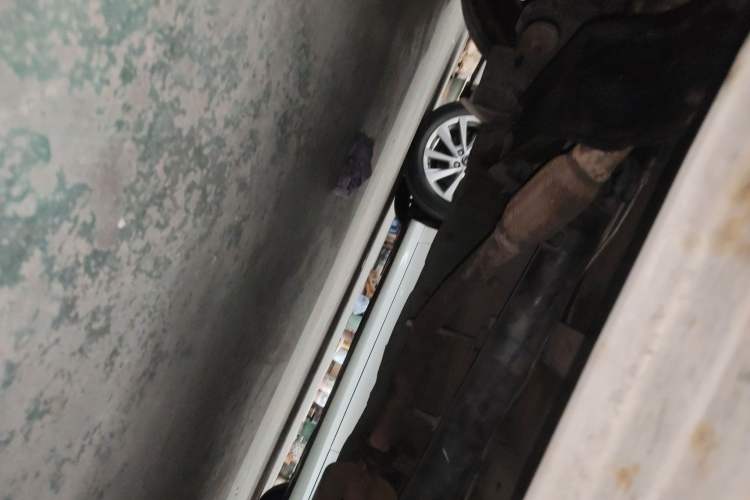 Used FORTHING Lingzhi 2012 Commercial Version 1.6L Special Offer Model Chassis Front Left