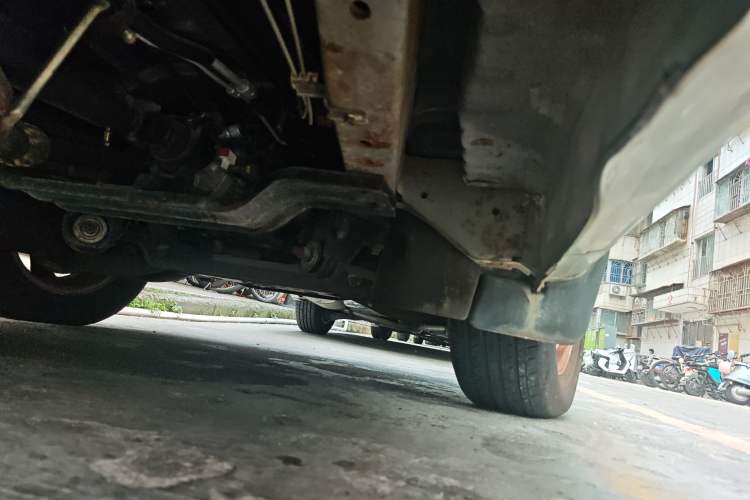 Used FORTHING Lingzhi 2012 Commercial Version 1.6L Special Offer Model Chassis Front Right