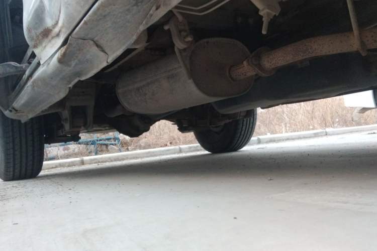 Used FORTHING Lingzhi 2012 Commercial Version 1.6L Special Offer Model Chassis Front Right
