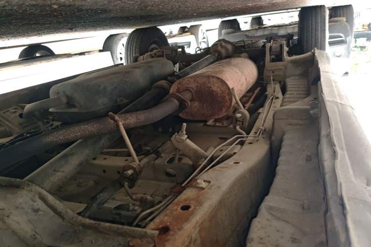 Used FORTHING Lingzhi 2012 Commercial Version 1.6L Standard Model Chassis Front Right