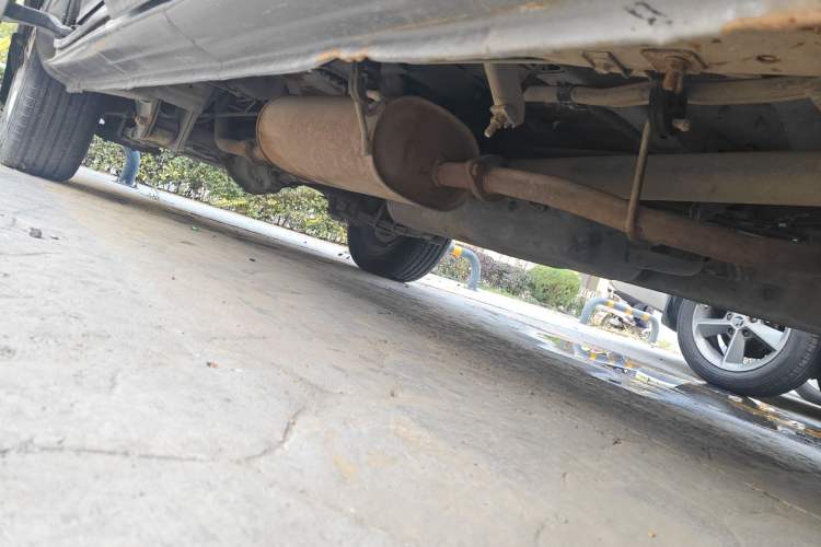 Used FORTHING Lingzhi 2012 Passenger Version 1.6L Comfort Edition Chassis Front Right