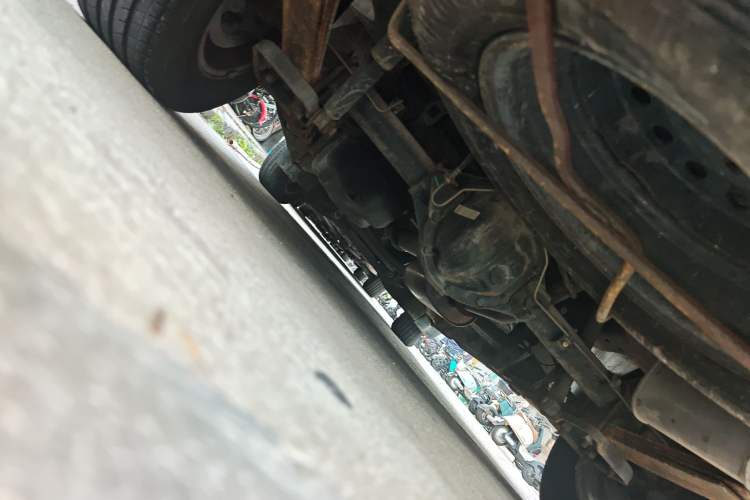Used FORTHING Lingzhi 2012 Commercial Version 1.6L Special Offer Model Chassis Rear