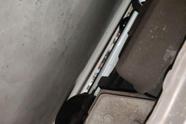 Used FORTHING Lingzhi 2012 Commercial Version 1.6L Special Offer Model Chassis Rear Left