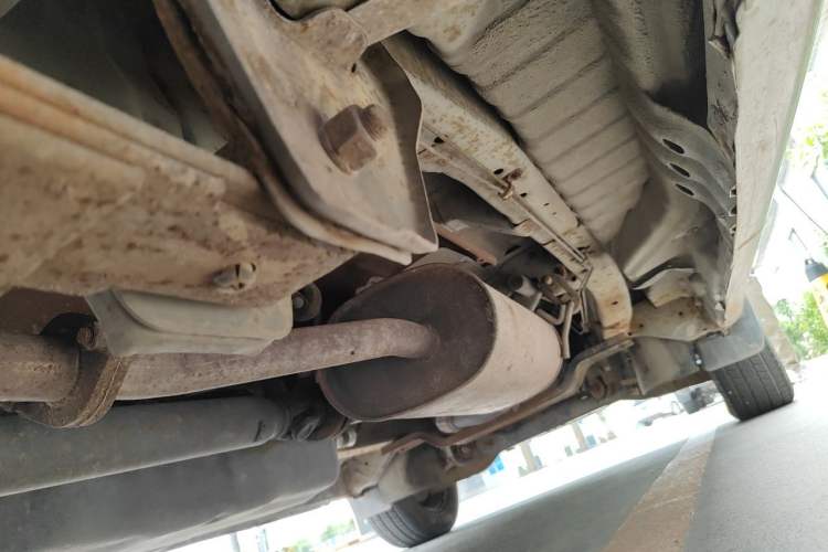 Used FORTHING Lingzhi 2012 Passenger Version 1.6L Comfort Edition Chassis Rear Right