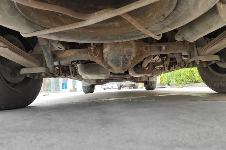 Used FORTHING Lingzhi 2012 Passenger Version 1.6L Comfort Edition Chassis Rear