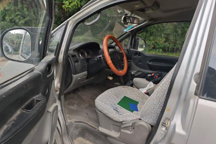 Used FORTHING Lingzhi 2012 Passenger Version 1.6L Comfort Edition Driver Seat