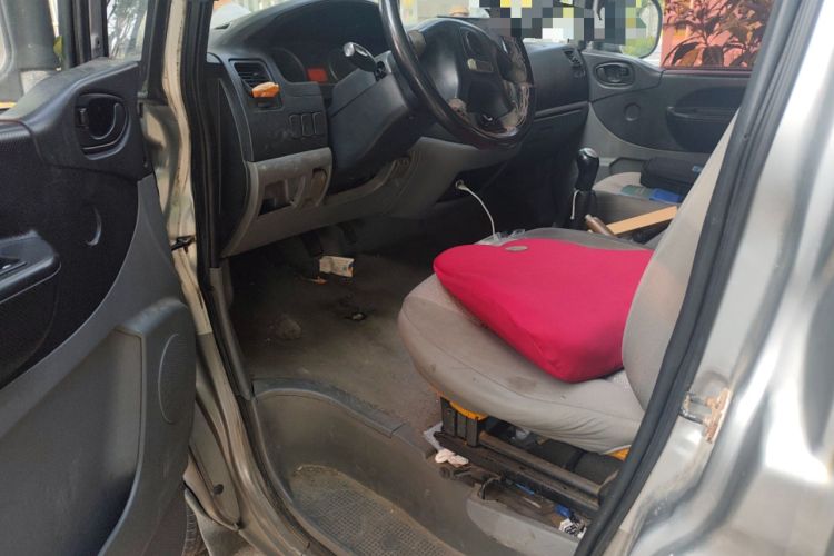 Used FORTHING Lingzhi 2012 Passenger Version 1.6L Comfort Edition Driver Seat